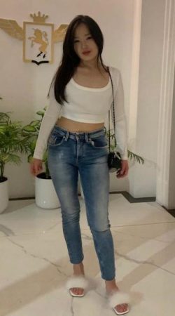 Experience Unforgettable Moments with Starla Crimson Tonight