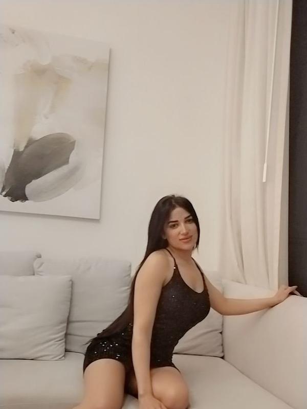 Experience Unforgettable Moments with Kiara Bellucci Today 1 Mis Fotos