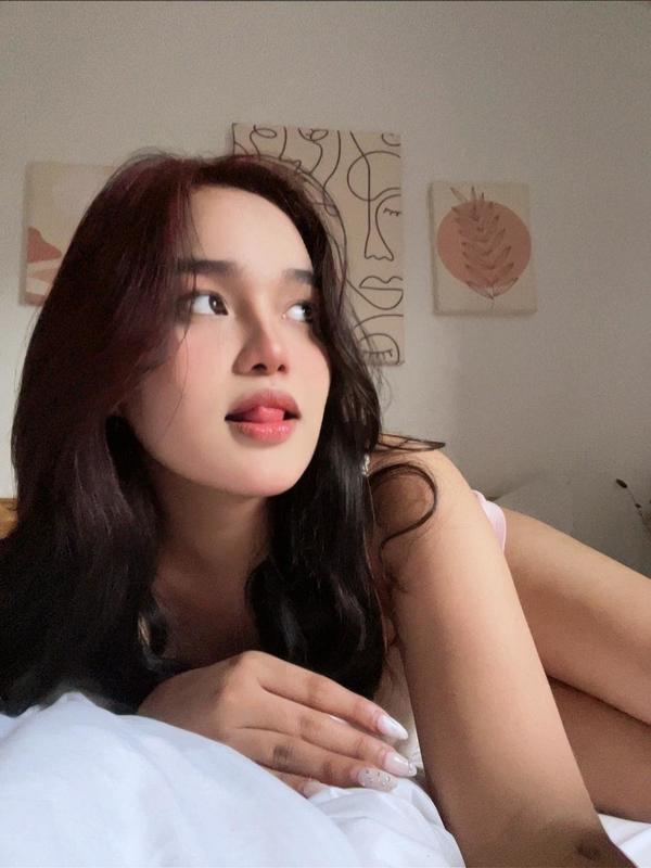 Experience Unforgettable Moments with Aria Fox Your Dream Escort