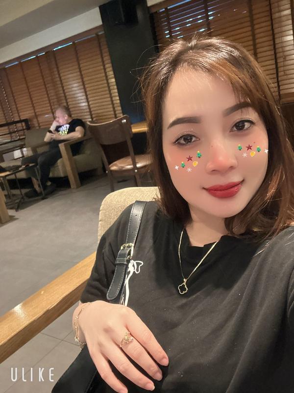 Experience Unforgettable Moments with Celine Hartmann Today