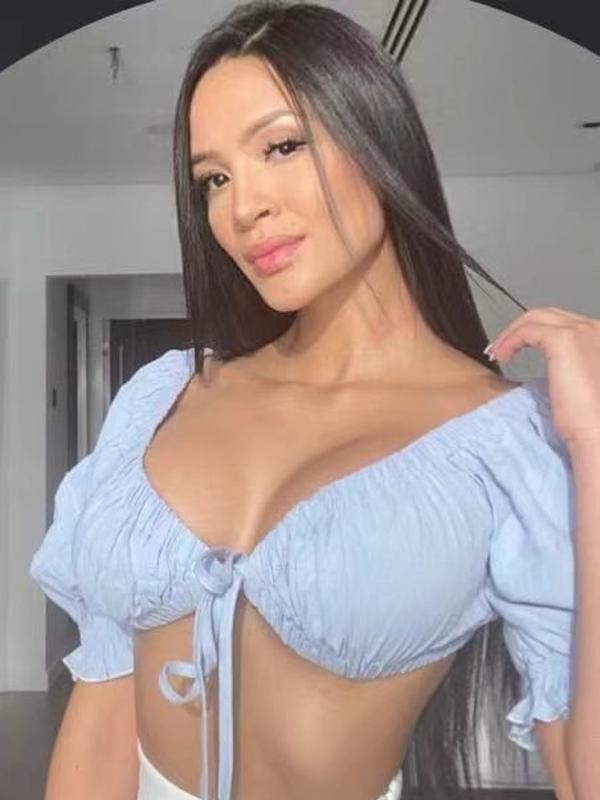 Experience Unforgettable Moments with Aline Rojas Today