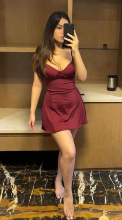 Experience Unforgettable Moments with Esme Dragomir's Elegance Today